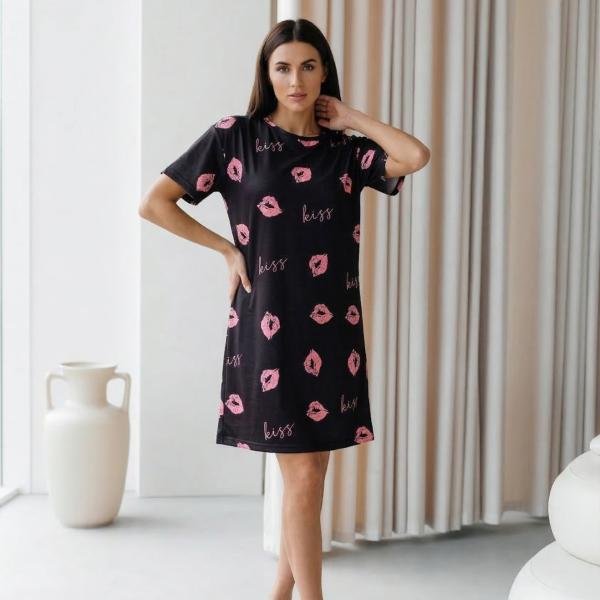 Black Kiss Print Short Nighty for Women Cotton